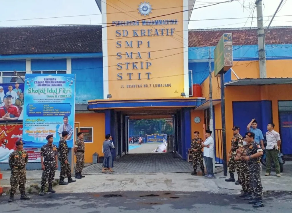 Banser Jaga Shalat Idul Fitri Muhammadiyah Lumajang, Sabtu Giliran Kokam