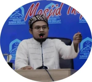 Fanatisme – Deindividuasi: Dinamika Sosial dan Psikologi Masyarakat Jawa