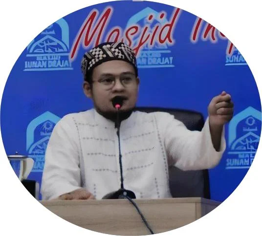 Fanatisme – Deindividuasi: Dinamika Sosial dan Psikologi Masyarakat Jawa