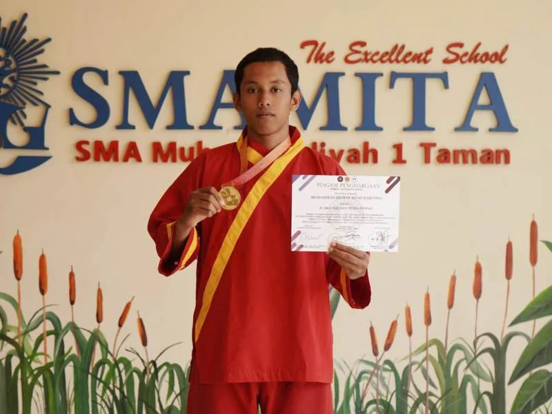 Dua Siswa Smamita Raih Emas Tapak Suci