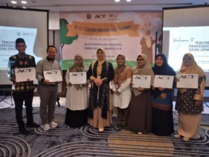 7 Sekolah M-ICO Terima Legalisasi Penggunaan Lisensi dan Kurikulum dari ACT