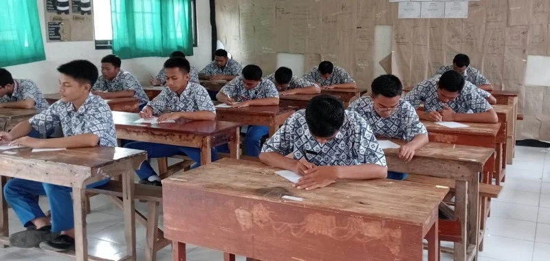 Siswa MA Al-Ishlah Sendangagung Jalani Masa Akhir KBM, Ini Programnya