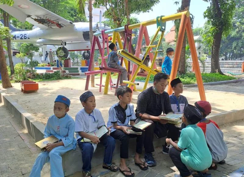 Muhlas Boarding Class, Murajaah sambil Bermain