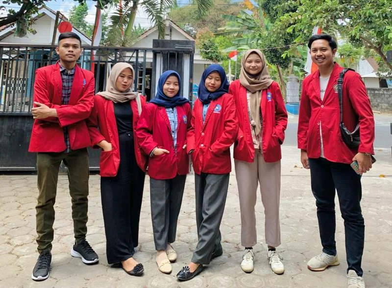 Enam Mahasiswa Umsida Dampingi UMKM Masuk Bisnis Online