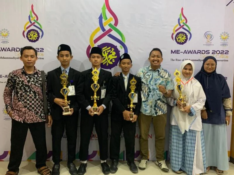 Empat Santri MBS Al Amin Bojonegoro Rebut Juara ME Awards 2022