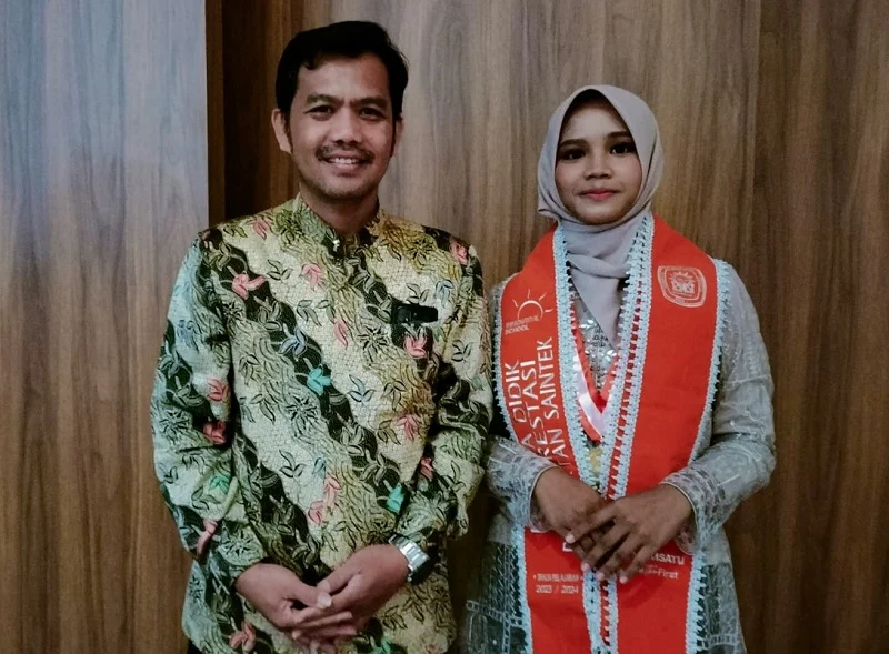 Santriwati MBS Madinatul Ilmi Smamsatu Raih 3 Penghargaan saat Inaugurasi