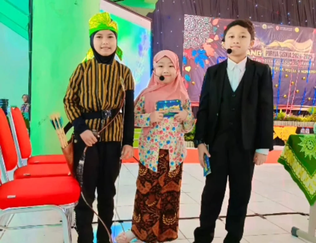 Menggemaskan! Dua MC Cilik dan Pemanah Jitu Buka Wisuda Purna Siswa SD Musix