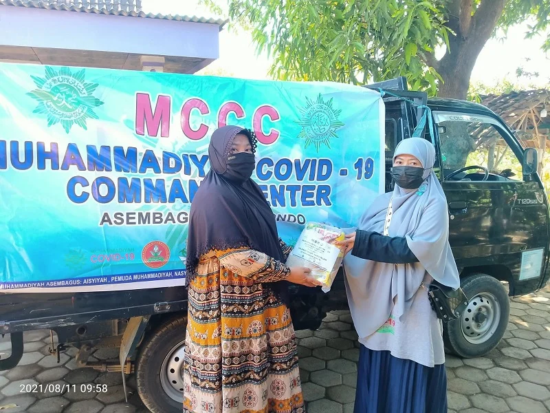 MCCC Asembagus Meriahkan Tahun Baru dengan Tebar Sembako