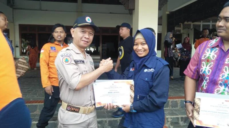 Bantu Daerah Kekeringan, MDMC Jepara Dapat Penghargaan Bupati