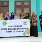 MGMP Bahasa Indonesia KKMA 05 Gresik Menyusun Soal Ujian