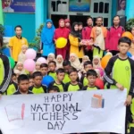 Siswa MI Mulia Cangaan Beri Kejutan Ini di Hari Guru