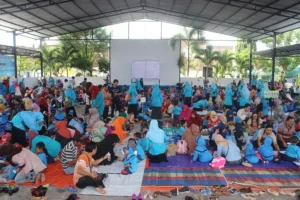 Cara Unik Peringati Milad, Anak PAUD dan TK Menggambar Bebas di Kain Sepanjang 180 Meter dan Dipamerkan