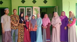 Sambangi Senior, Diberi Tips Jadi Guru yang Baik