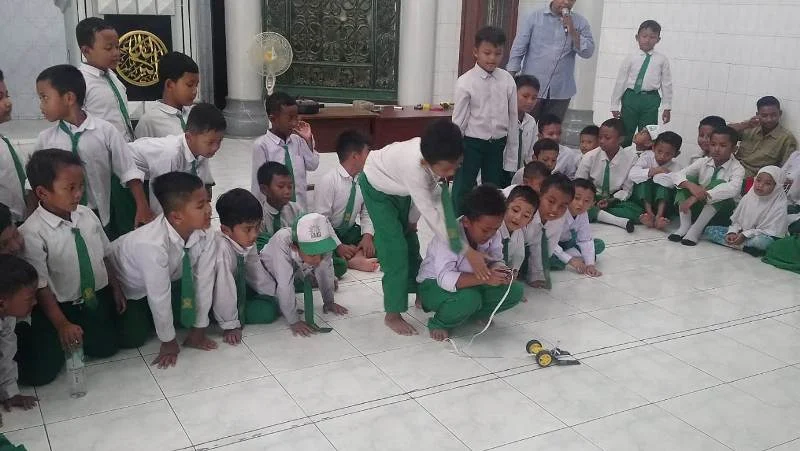 Robotika, Ekskul yang Menarik Minat Anak-Anak Ini