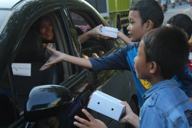Dalam Tempo Singkat 500 Takjil Habis Terbagi