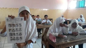 Masuk Sekolah Langsung Adakan Pemilu Kelas