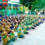 Saat Upacara Ada yang Pingsan, Beginilah Cara Menolongnya