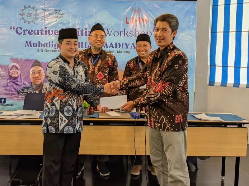 Workshop Menulis, Mubaligh Termuda Dapat Penghargaan