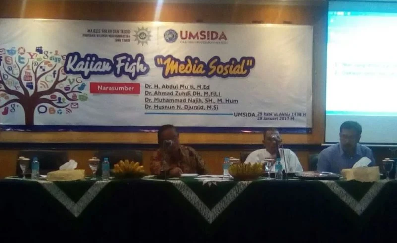 Rawat Medsos Tetap Tidak Haram dengan 3 Kiat