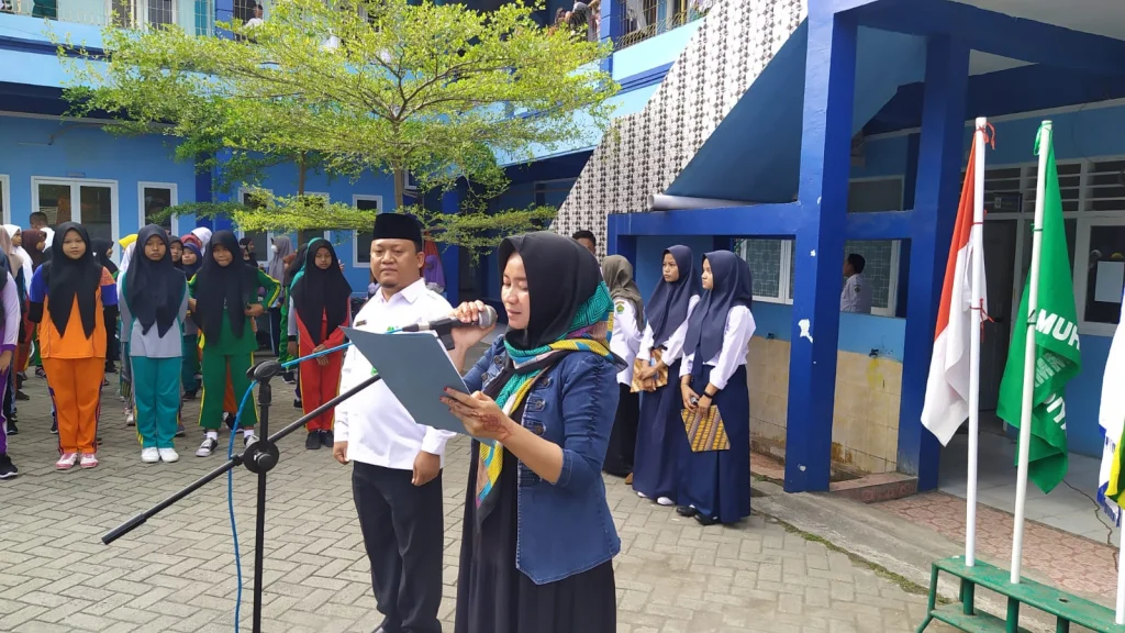 Serah Terima Siswa Baru di MTs Muda