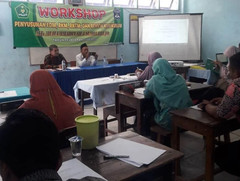 Sambut Tahun Ajaran Baru, MTs Muga Gelar Workshop Manajemen