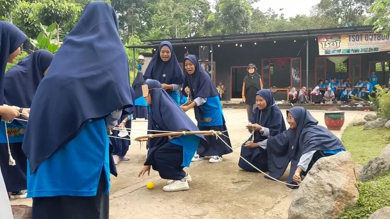 Siswa MTs M15 Lamongan Adakan Spiritual Journey