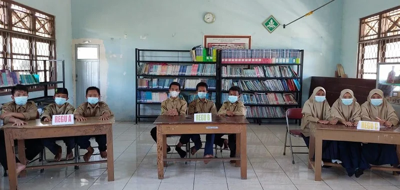 Cara Jitu MTsM 10 Mojopetung Usir Penat Siswa Usai Ujian