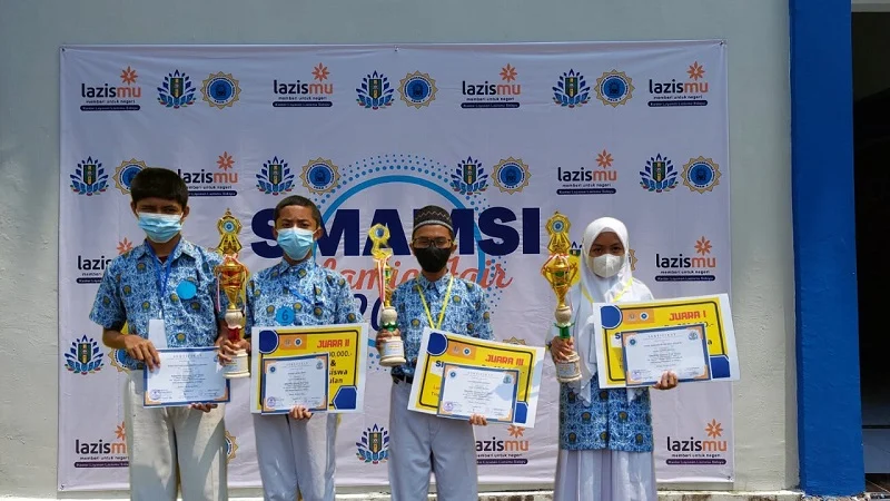 Siswa MTsM 10 Mojopetung Raih Juara Tahfidh dan Adzan