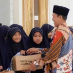 Madtsamuda Berbagi 38 Paket Sepatu untuk Anak Panti