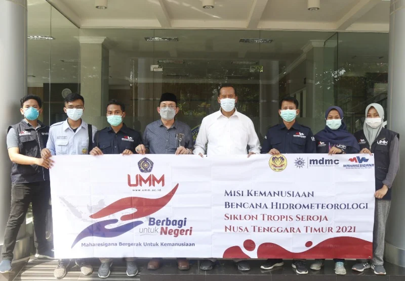 Tim Maharesigana UMM Terjun Bantu Korban Banjir NTT