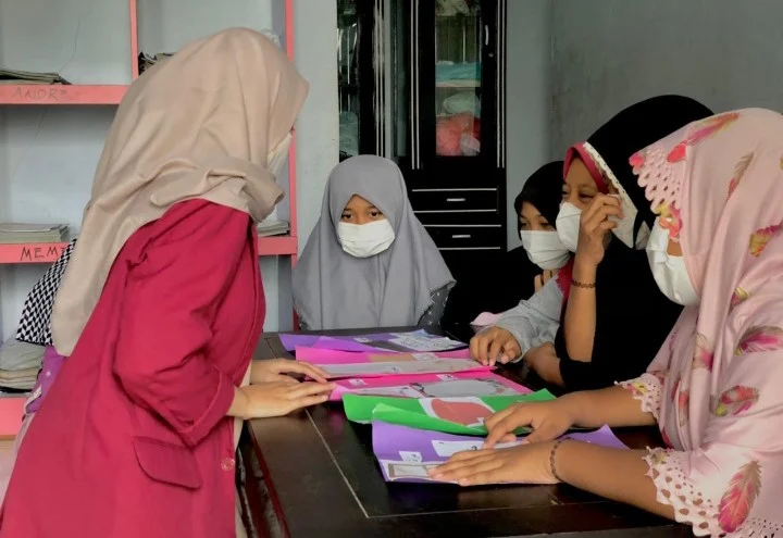 Mahasiswa UMM Ajari Bahasa Arab Metode Picture and Picture