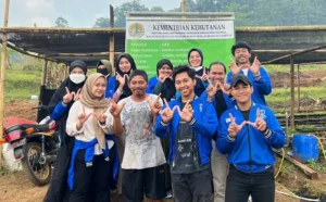 Mahasiswa UMSurabaya Kunjungi Koperasi Kopi Terbesar di Wonosalam