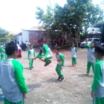 Seru! Main Lompat Tali dan Tarik Tambang Membikin Ketagihan