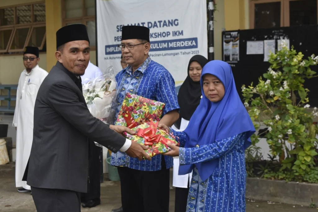 Hari Guru Nasional, Mamsaka Beri Penghargaan