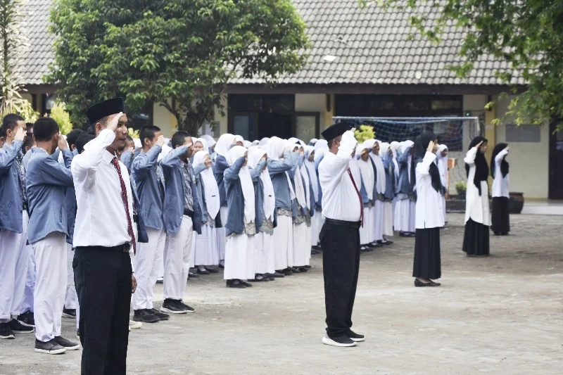 Hari Guru di Mamsaka, Pengalaman Baru Jadi Petugas