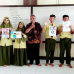 Siswa Mamsa Bikin Poster Anti Bulliying di P5
