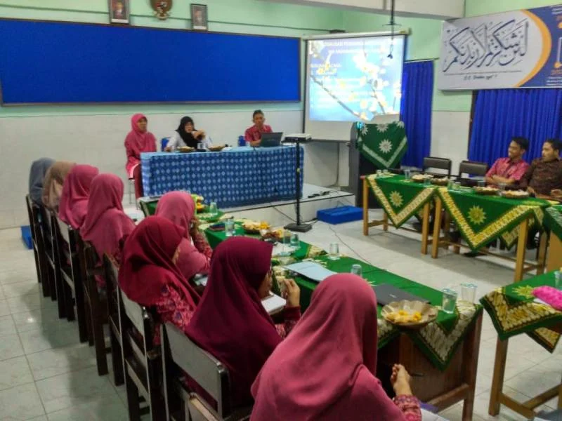 Awal Masuk Sekolah Guru Maraton Ikuti Workshop Tiga Hari