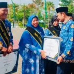 Guru TK Aisyiyah Ini Terima Penghargaan Bupati