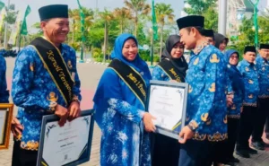 Guru TK Aisyiyah Ini Terima Penghargaan Bupati