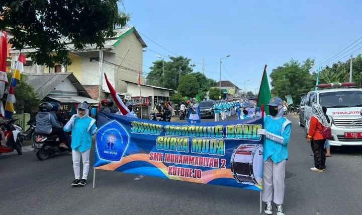 Perguruan Muhammadiyah Kutorejo Juara Gerak Jalan HUT RI