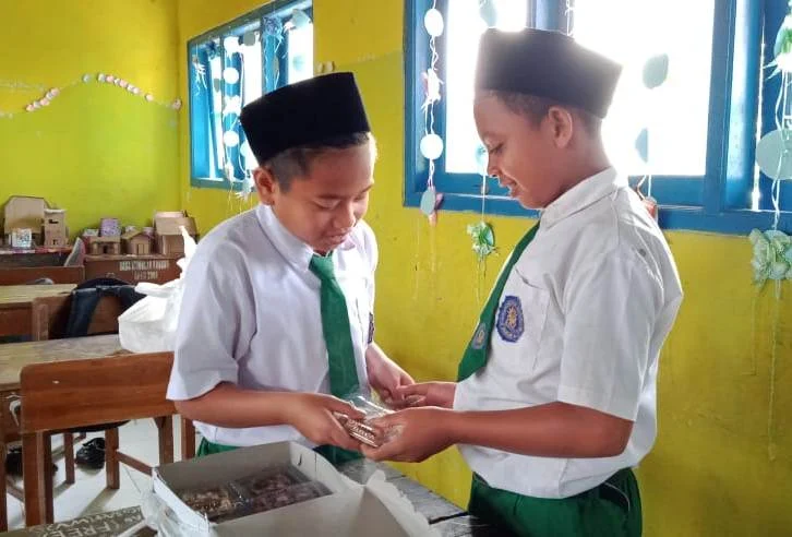 Market Day di Madrasah Ini Ada Diskon hingga 50 Persen