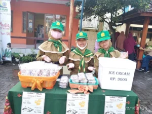 Market Day SD Muri Gresik Mencari Bibit Wirausaha