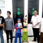 Jamaah Masjid Serahkan Infak Jumat untuk Korban Gempa Lewat Lazismu