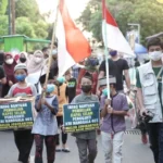 Komunitas Masjid Jogokariyan Urunan Beli Kapal Selam