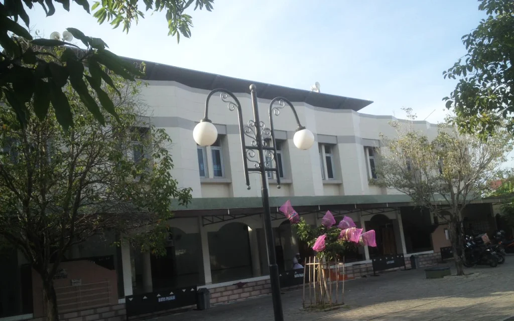 Masjid Darussalam Sumenep, Istiqamah dengan As-Sajdah dan Al-Insan di Subuh Jumat