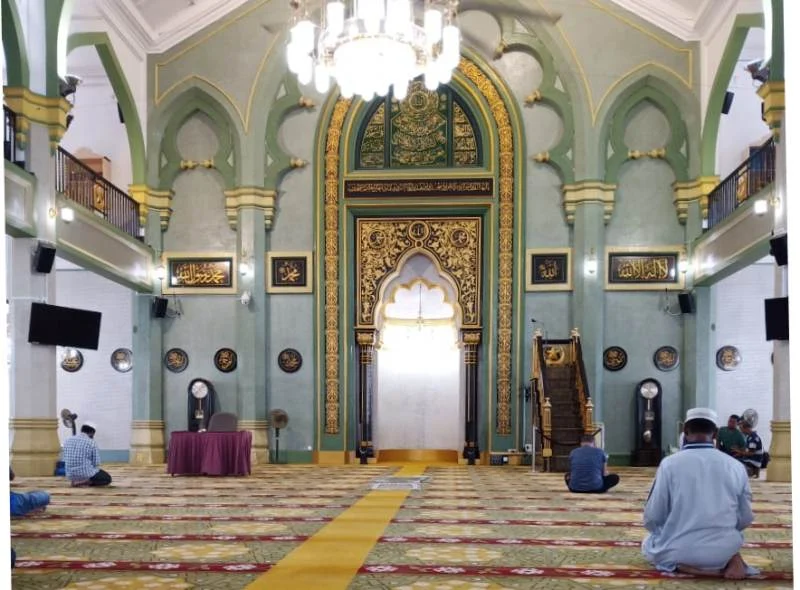 Shalat Ashar di Masjid Sultan, Kran Wudhu Pakai Shower
