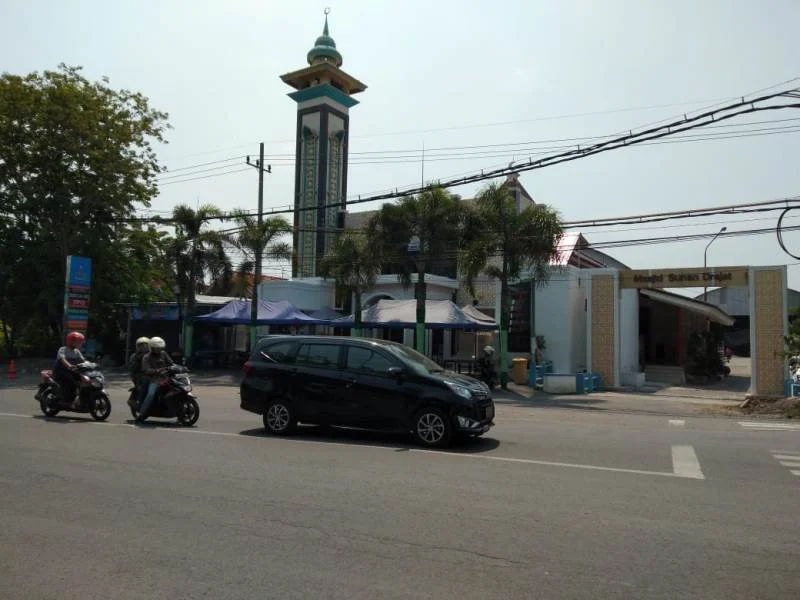 Masjid Sunan Drajat Buka 24 Jam, Musafir Boleh Menginap