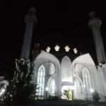 Shalat Tarawih di Masjid Ki Bagus Hadikusumo Umla