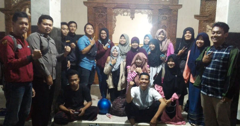 Di Tengah Budaya Nongkrong, Anak Muda Malang Ini ‘Bartapa” untuk Proses Pencerahan Diri
