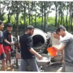 Sebelum Diwisuda Para Siswa Lakukan Hal yang Tak Biasa